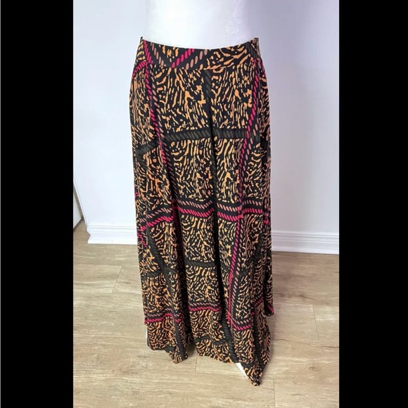 🇨🇦 Vintage ’90s A-Line Maxi Skirt – Red, Brown & Caramel Abstract on Black - Picture 4 of 16